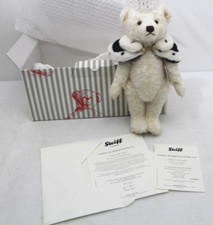 Steiff Queen Elizabeth II  "Long To Reign Over Us"  Musical Bear  No 664779
