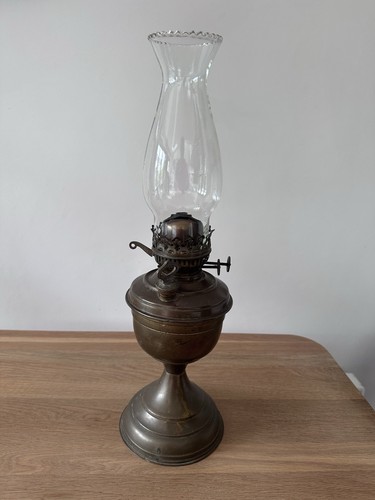 Veritas table oil lamp