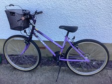 Ladies Bicycle made by Giant. Model name Hollywood. Small frame, Good condition 