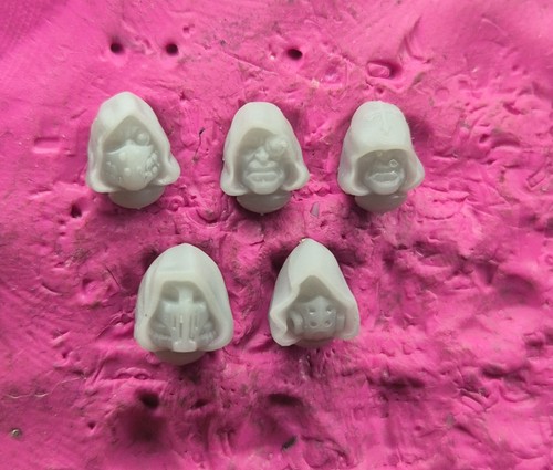 Lot521 resin hooded - 5x,