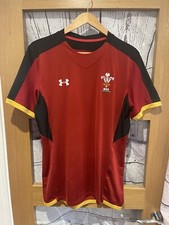 Wales 2014 2015 Red Gold Home