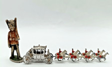 VINTAGE MINIATURE DIE CAST QUEEN ELIZABETH II CORONATION COACH & HORSES
