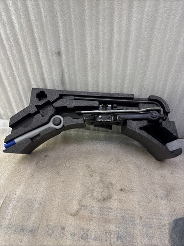 Jaguar car jack - jack, tool