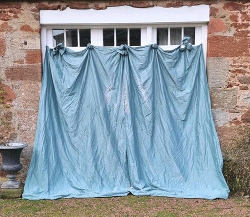 Set of antique silk - no,