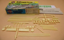 Vintage Airfix OO/HO Gauge 3607 Platform Fittings Building Kit - Boxed