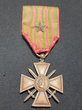 P4/09/25 (REF27890) Médaille Militaire CROIX DE GUERRE 1914 1918 French MEDAL