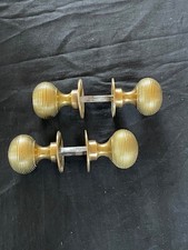 FINE PAIR OF BEEHIVE / RIBBED BRASS DOOR KNOBS + BACKPLATES - 2 PRS AVAILABLE