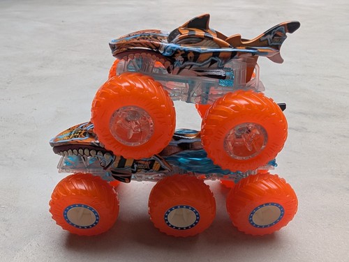 Monster jam hot - hot, wheels