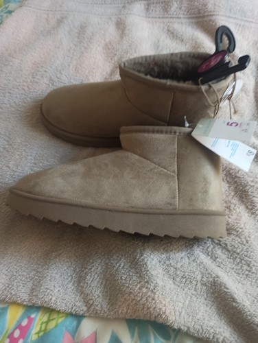 Bnwt beige fur lined ankle - beige,