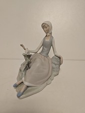 LLADRO Shepherdess With Dove