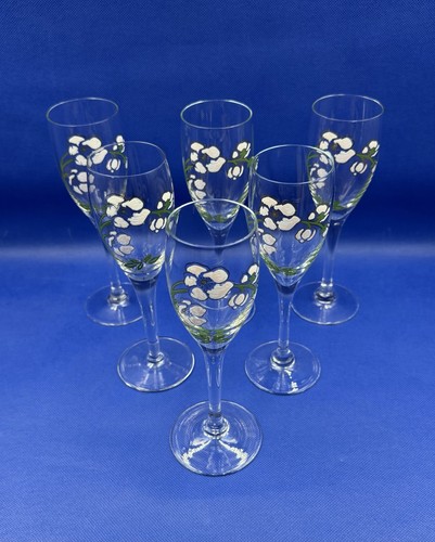 Champagne flutes - champagne,