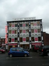 PHOTO  MACCLESFIELD ARIGHI BIANCHI FURNITURE STORE THE SILK ROAD MACCLESFIELD. B