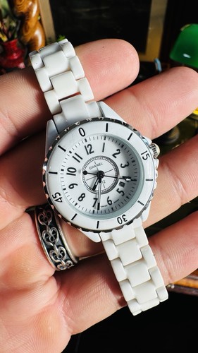 Chanel j12 watch quartz - j12,