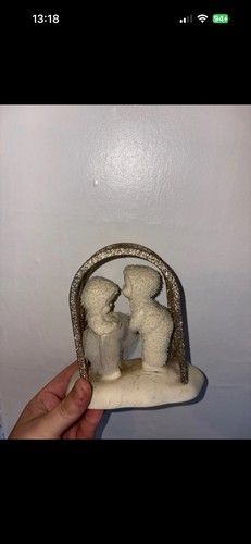 Snowbabies kiss luck - kiss,