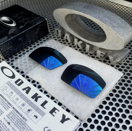 Oakley canteen - model), |