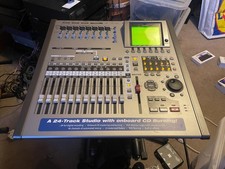 Roland VS-2400 CD 24 Channel