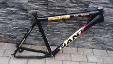giant XTC team mountain bike