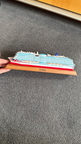 Cruises iona cruise ship - p&o,