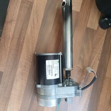 Precor Treadmill 833 P30