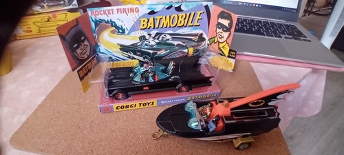 Corgi batmobile 267 batboat - batmobile,