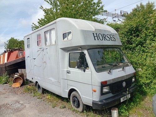 Horsebox lorry tons side - tons,,