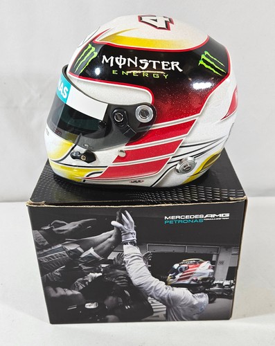 Lewis hamilton scale - 1/2,