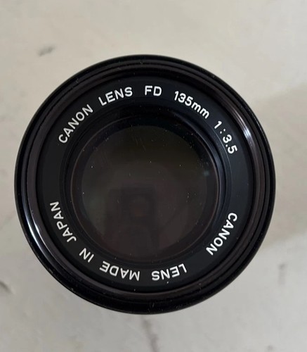 Canon 135mm 5 telephoto - 135mm, f/3.5