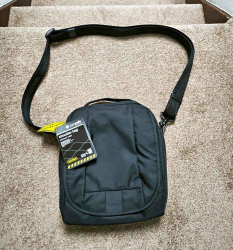 Pacsafe metrosafe ls200 black - pacsafe,