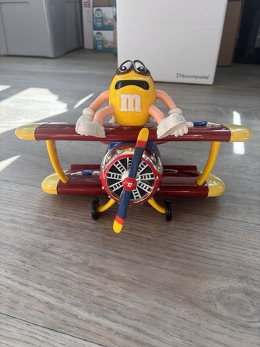 Barnstorming bi plane - m&m’s, bi-plane