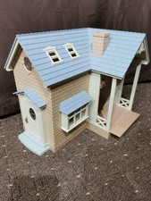 Sylvanian families blue roof - families,