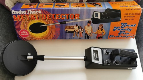 Vintage 1970s radio - radio, shack