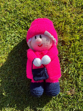 Queen Elizabeth II knitted