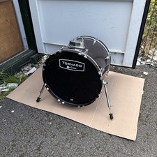 Free P&P. 18” Mapex Bass Drum. Wine Finish. 18x16”. Slight Rippling On Wrap.