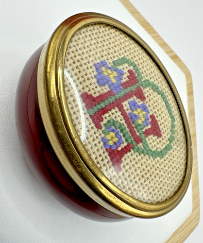 Trinket box vintage - trinket,
