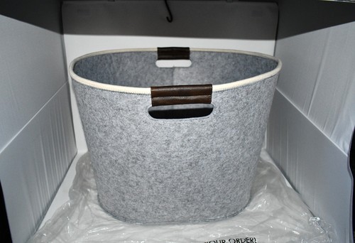 Thirty one large felt - felt, storage