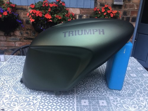 Triumph 1050 speed triple - triple, fuel