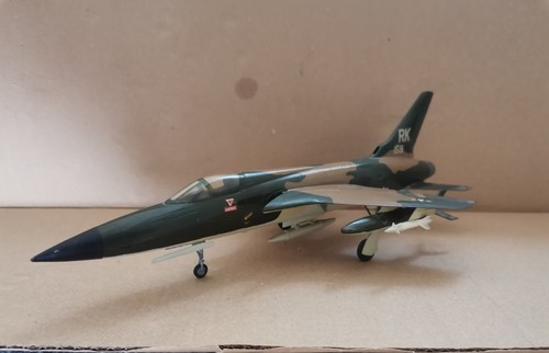 Frog hasegawa usaf f105 - 1/72,