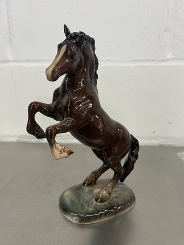Beswick brown horse figurine