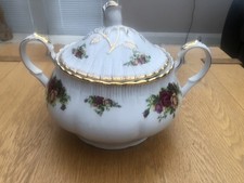 LARGE TEIN HANDLED TUREEN HARMONY FAMILY HAND PAINTED FINE PORCELAIN 32x22 Cms