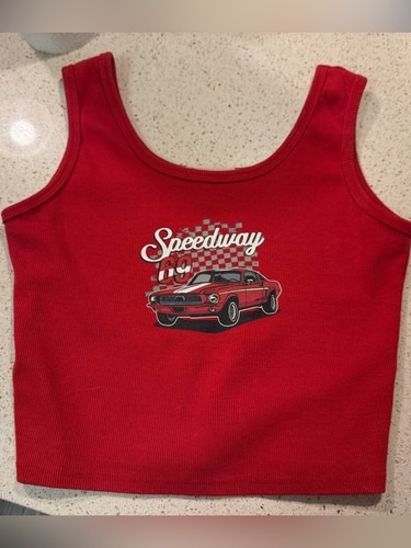 Red graphic crop - red,