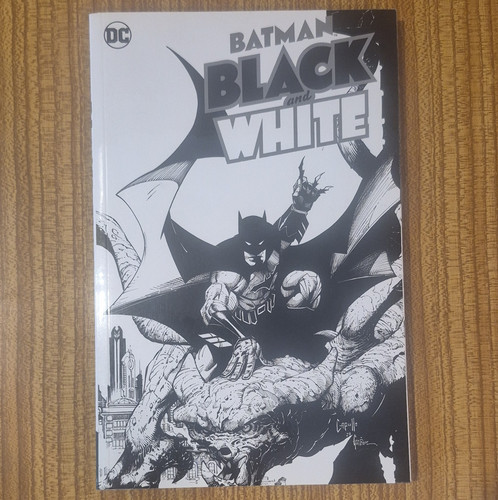Batman black and white - white,