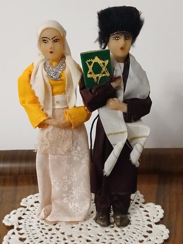 Rare vintage folk - rare, dolls