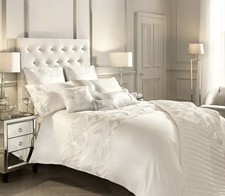 STUNNING BRAND NEW KYLIE