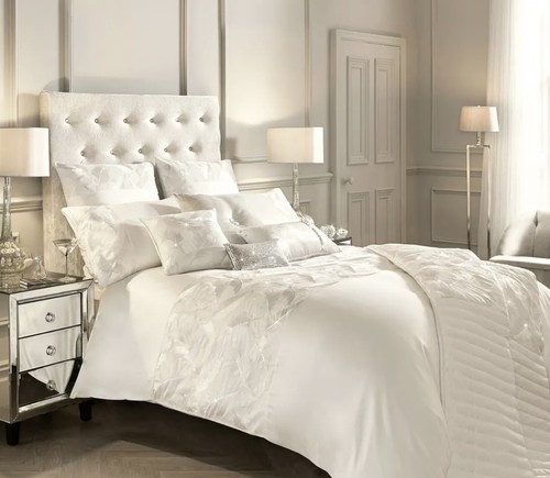 Stunning brand new kylie - new,