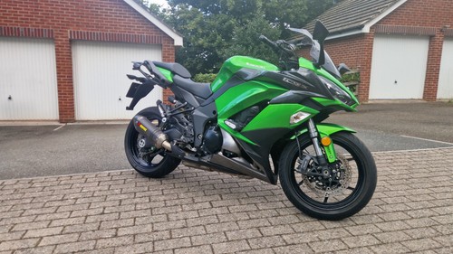 Kawasaki z1000sx motorbike - kawasaki,