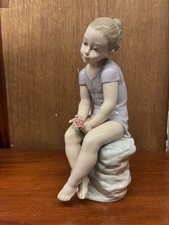 NAO Lladro Daisa 1978 Sitting