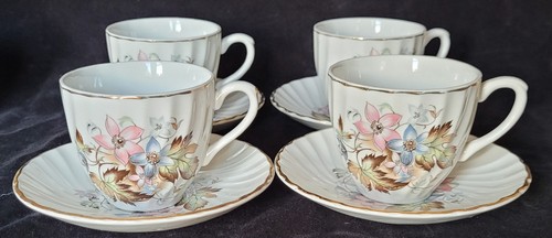 Set four pretty - set, vintage