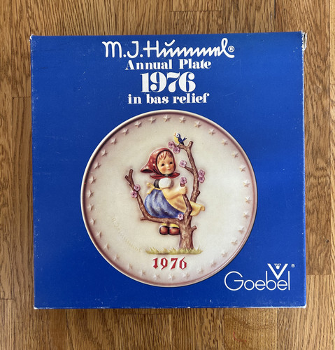 Hummel 1976 annual plate - m,