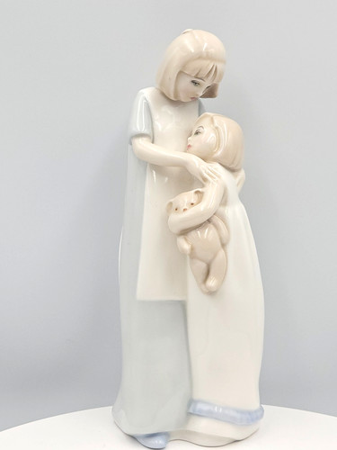 Royal doulton figurine - royal,