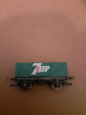 Hornby OO Gauge 7UP Green 7